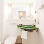 Ξενοδοχείο Ibis 3*