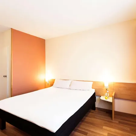 Ibis 3*