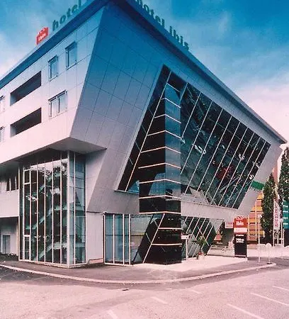 Ibis Hotel 3*