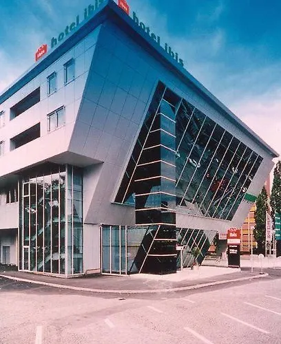 Ibis Hotel 3*